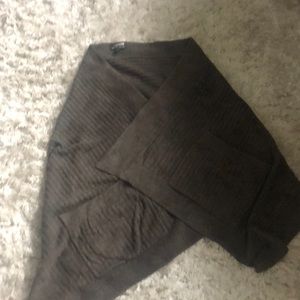 Barefoot dreams brown chenille wrap